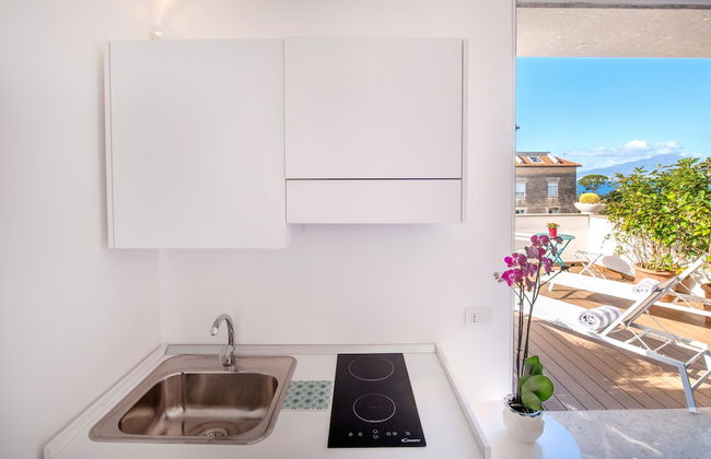 Luxury Villa with Penthouse, Pools and Sea View - Photo 50