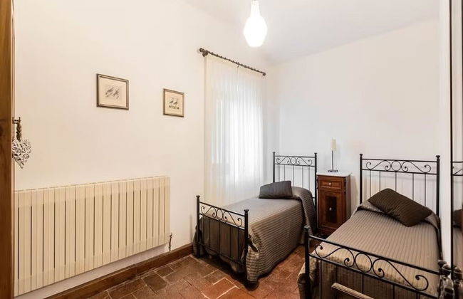 Agriturismo Poggio di Montepescoli - L'aia - Foto 3