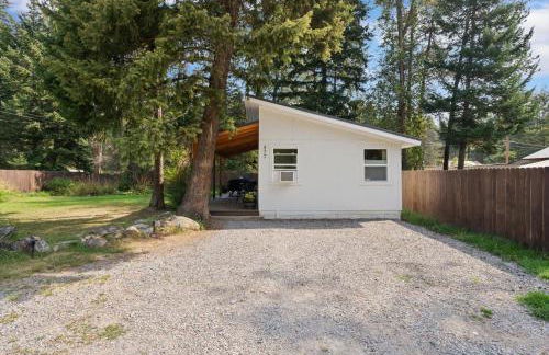 Hidden Gem Cabin in Hungry Horse, Firepit, Close to Glacier - Photo 17