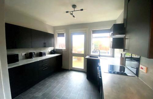 3BR Sleeps 6 Free Parking Near Glasgow City Centre - Foto 3