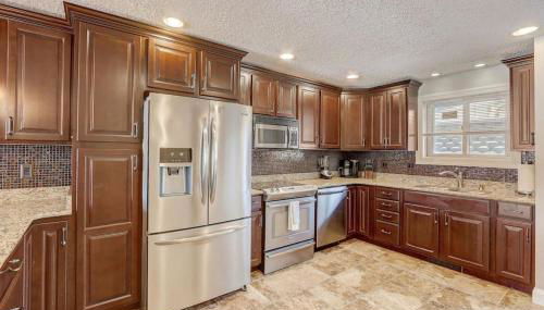 Sunrise Beach for Family Fun and Walk to Noahs Ark - Foto 2