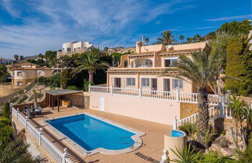 Frontline Villa - Photo 24