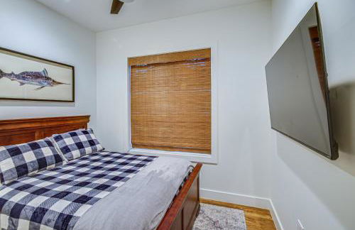 Waterfront Terry Home with 3 Decks and Hot Tub! - Foto 28