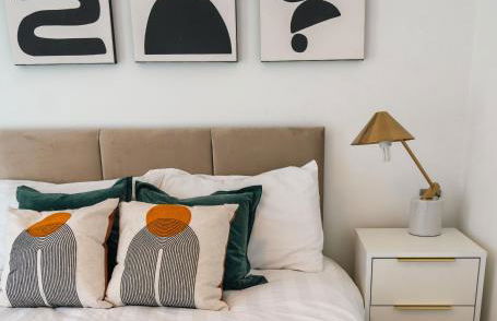 Modern 2 Bedroom with Superking Bed & Balcony views Near Wembley - Foto 14