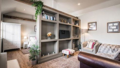 The Old Tractor Shed - Photo 4