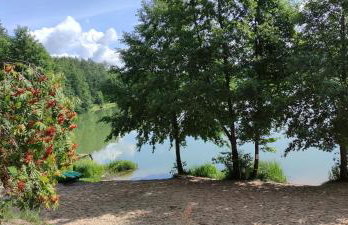 Jeziorosfera. Stodoła przy wodzie. - Foto 38