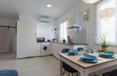 PRECIOSO APT DISEÑO 2 HAB SEVILLA - Foto 3