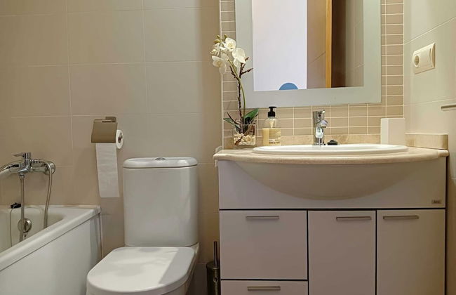 Piso con Piscina y Jardin Cerca de la Playa - Photo 18