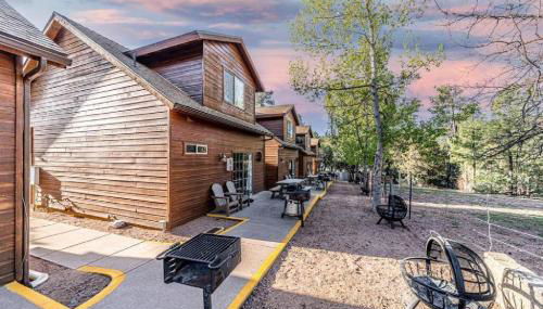 Cabin#2 Elk Hallow - Pet Friendly - Sleeps 6 - Playground & Game Room - Foto 4