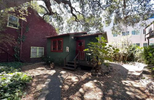Charming Garden Cottage & Walk to UC & BART & Parking - Photo 35