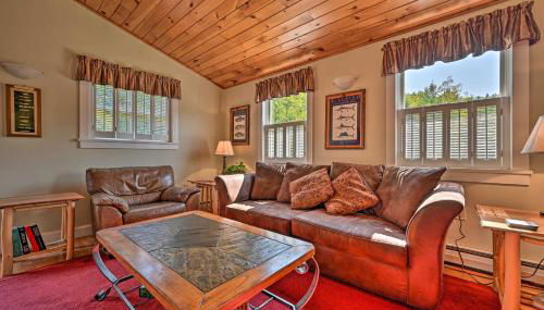 Cozy Apt with Hot Tub and Deck, 10 Mi to Stowe Resort! - Foto 4