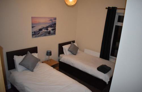 Seventy Seven - Foto 1