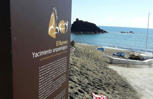 Burero Beach Stay - Comfy - Near airport & Beaches - Foto 56