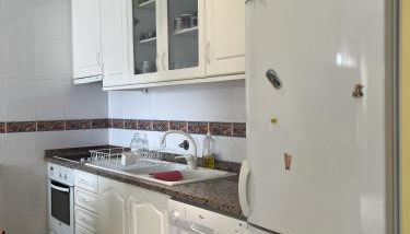 Appartement rooftop face à la mer - Photo 3, stove, dishwasher