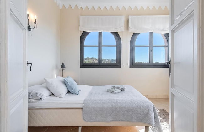 Super Villa Near Beach with Heated Pool - Foto 8