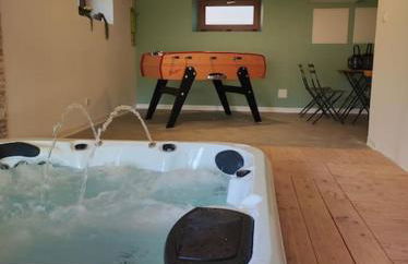Gîte Papillon 6 à14 personnes - Jacuzzi - Foto 3