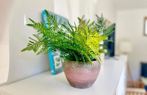 300 m Plage et Centre Ville - Parking Privatif et Gratuit sur Place - Terrasse Bois - Foto 16