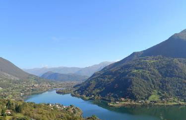 Blondie House - Pool & LakeView - by Host4U - Photo 7