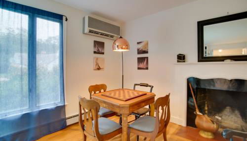 Deck and Grill, Walk to Beaches! Falmouth Retreat - Foto 3