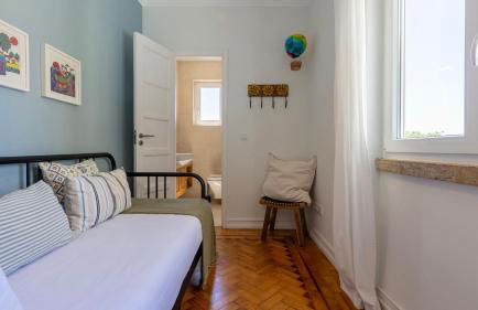 Charming Belém 3BDR Property by LovelyStay - Photo 25