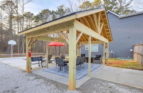 Gather, Play and Unwind! Modern Locust Grove Home - Foto 32