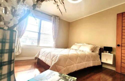 A Rare find - Bright, Warm, Charming Central Austin Home - Photo 10