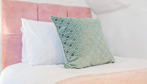 3BR Kingswood Cottage with Detached Unit - Foto 2