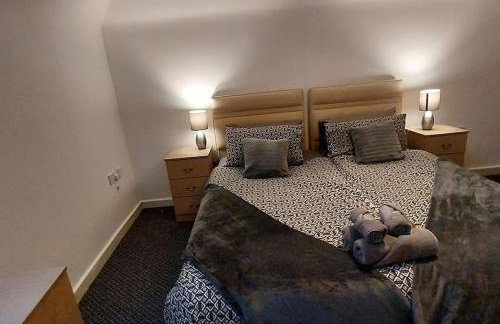 Large 2 bed flat in Bolton - Photo 12