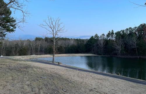 Private Lake Farm Retreat - 5 Homes - 1hr from STL - Foto 1