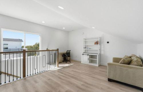 Modern 3BR Home w/ Rooftop • 5 min to Downtown - Foto 14