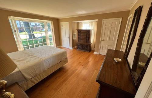 Serene Stay - Stylish House Close to NYC - Foto 36