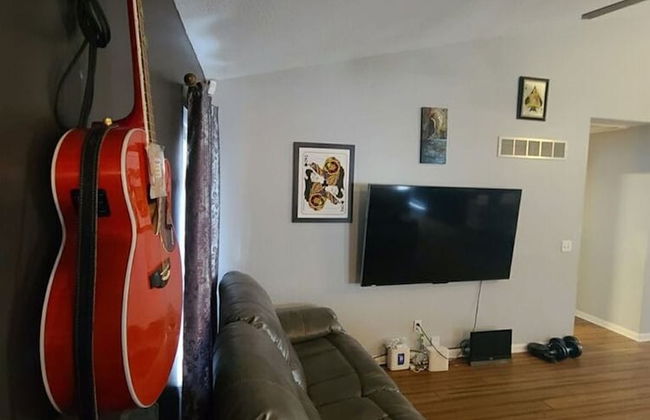 Remodeled and Inviting Free EV Charging Station Level 2 - Photo 50