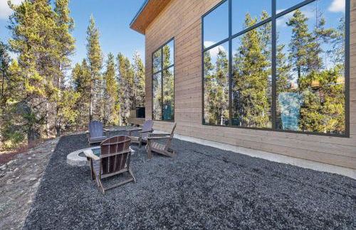 The Luxe House | Upscale Cabin w/ Hot Tub & Fire Pit! - Foto 24