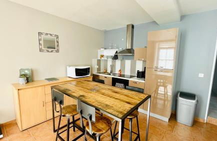 Maison de plain-pied avec un grand jardin - Photo 4