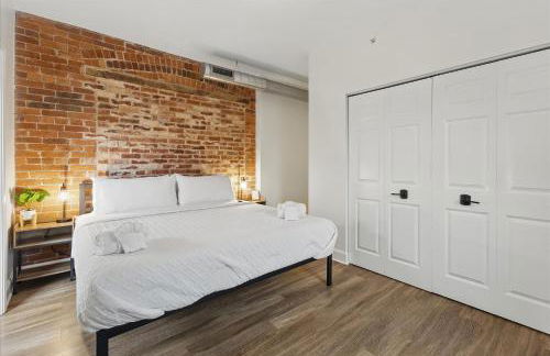 Mass Ave Retreat with Big Patio and Free Parking - Foto 27