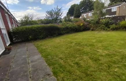 Leeson House in Harborne, Birmingham near Botanical Gardens, Queen Elizabeth Hospital, Birmingham University, Utilita Arena, Edgbaston Cricket Ground, Cadbury World and the Midland Art Centre, with free parking - Photo 8