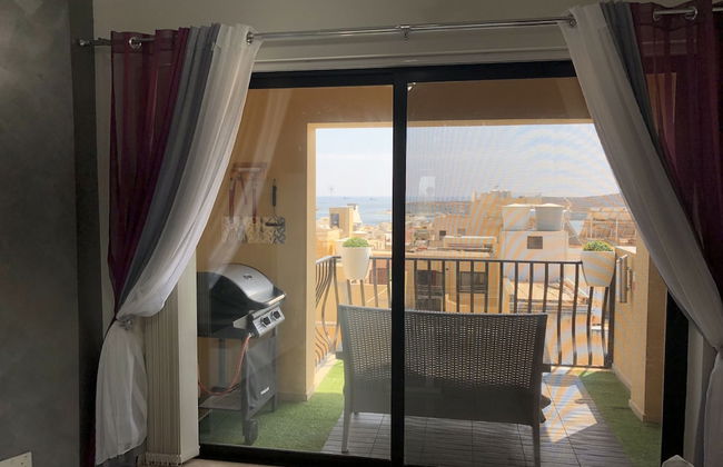 Sea View 2 Bed Apartment Close to Beach - Photo 6