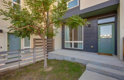 Rooftop Deck and Hot Tub Walkable Denver Townhome - Foto 27