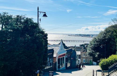 Stylish 3 Bed Apt Sea Views Near the Beach 2B - Foto 58