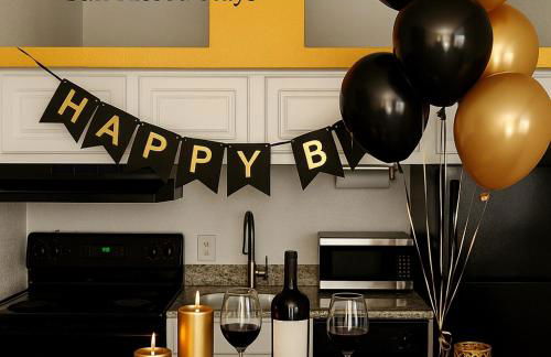 Sun-Kissed Stays - Photo 40