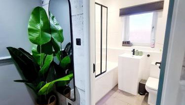 Bright 3BR + Patio - Foto 2