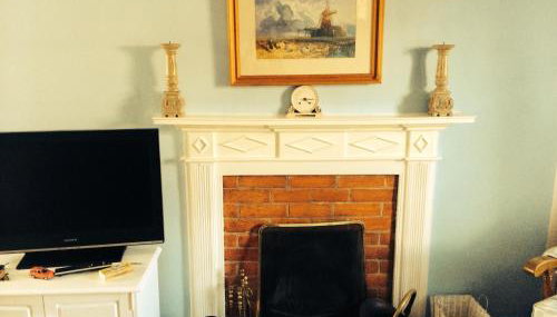 2 bedroomed fisherman’s cottage near quay - Foto 1