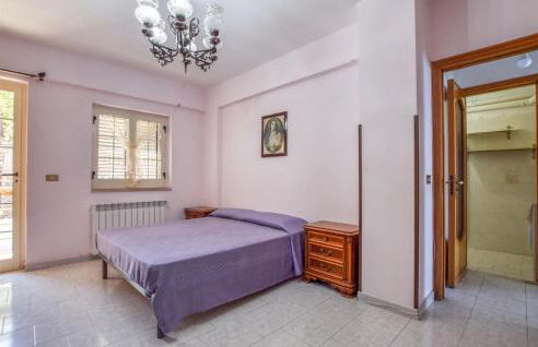 Stunning Apartment In Marina Di Caronia - Foto 12