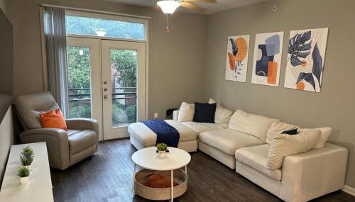 Spacious 1400sf 3bed 2bath Apartment - Photo 2
