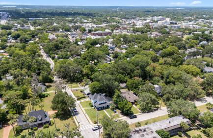 Martin B- historic district apt with pool - Foto 39