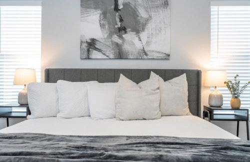 Magical 5-Bedroom Retreat w/ Pool, 3 Ensuite Bedrooms, Near Disney, and Internet! - Foto 20