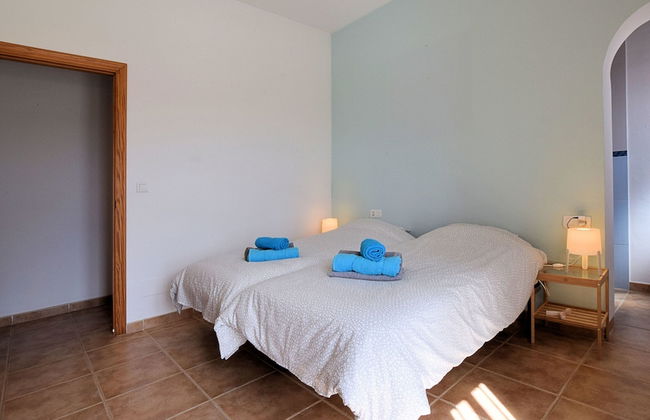 Spacious Villa with Hot Tub in Arenas - Photo 4