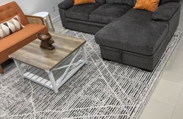 Luxe 3BR & 2BA Condo Near Airport & Shopping Mall - Foto 5