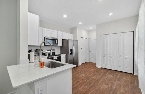 3BR Townhome/Close to Mayo and Beaches! - Photo 11