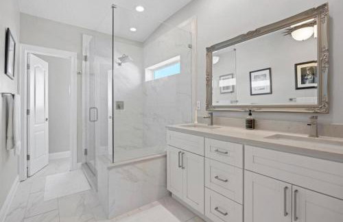 Stunning Beach Getaway - Steps to Ocean - Foto 24